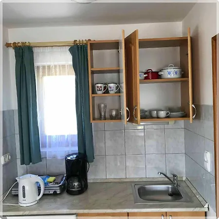 Kleines Haus Lägenhet *